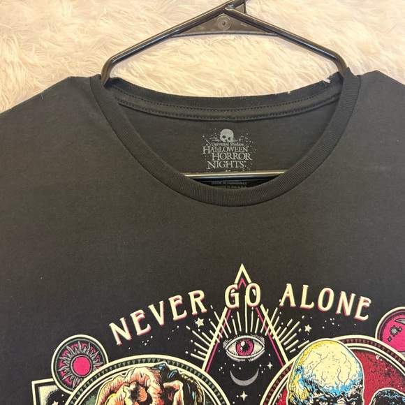 Universal Studios Halloween Horror Nights HHN | 2023 Graphic T-Shirt | Size M 🎃✨ - Picture 7 of 11